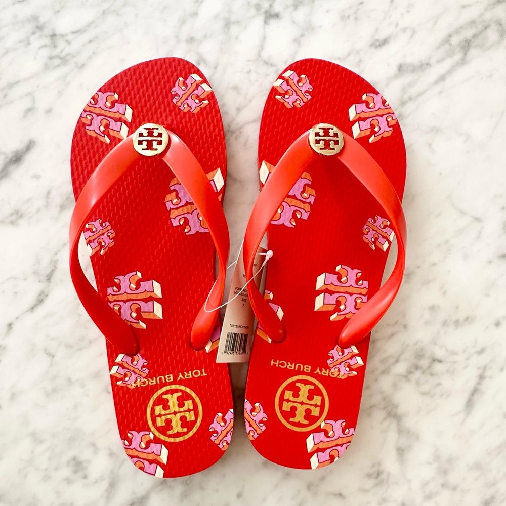 NWT TORY BURCH Poppy Red CRAZY LOGO
ALL OVER Flip Flop Size 7 Flip Flops